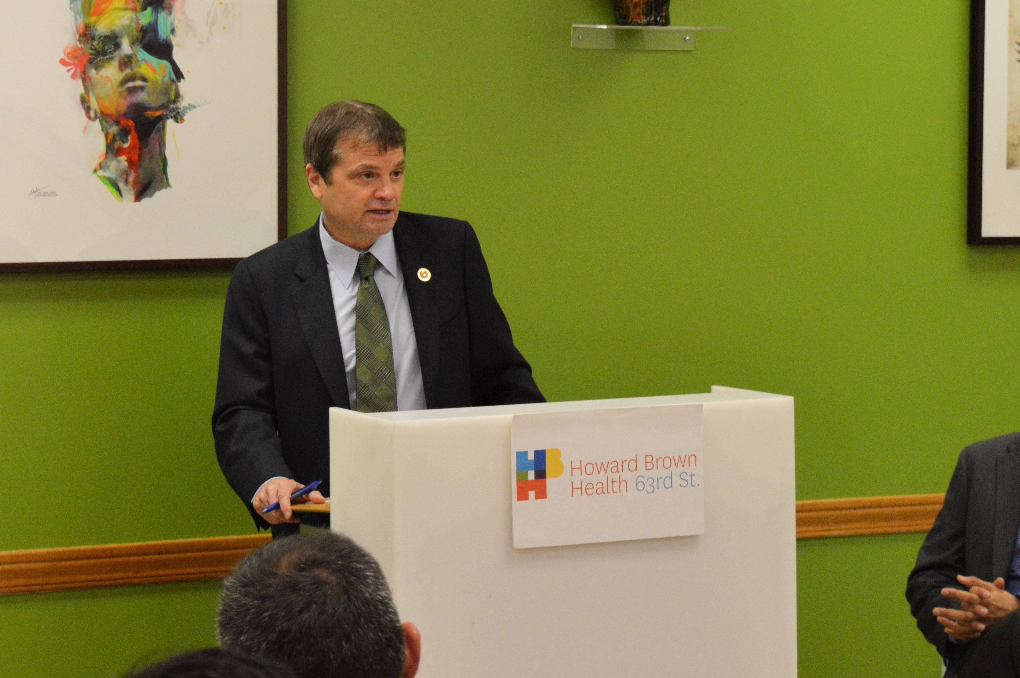 Rep. Quigley speaks at Howard Brown